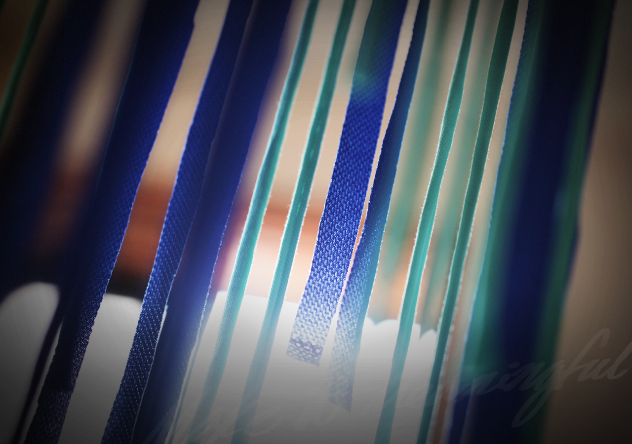 JooYoung Jang’s work. The background image automatically turns to next image.