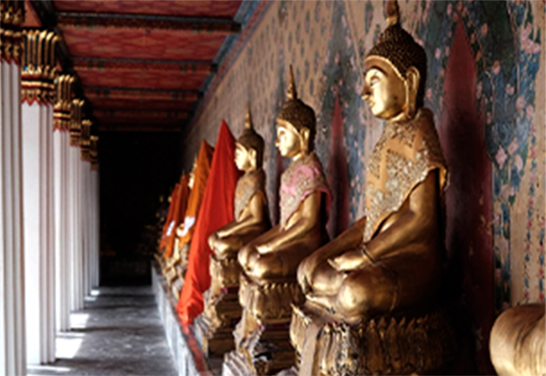 Wat Arun is located on the riverside of the Chao Phraya River.