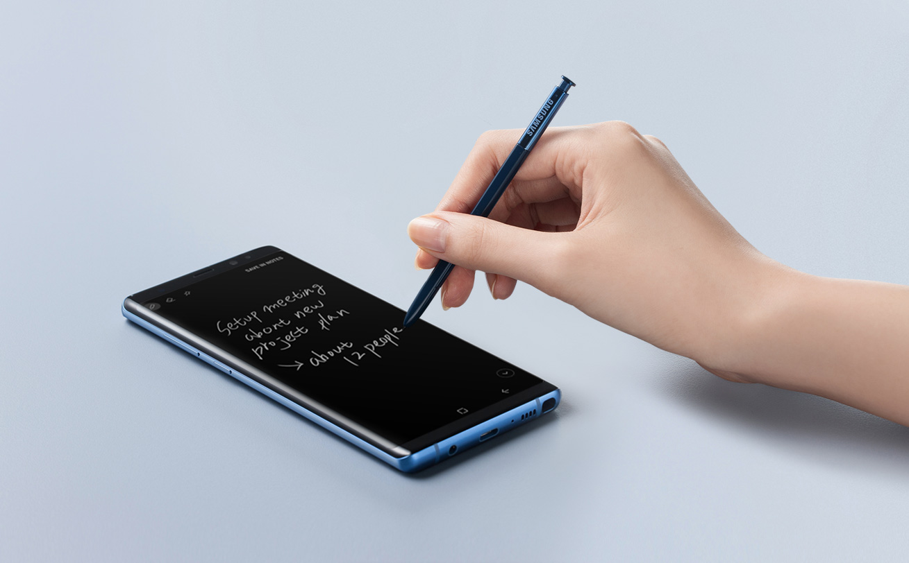An image shows a user writing notes on Samsung Galaxy Note 8.