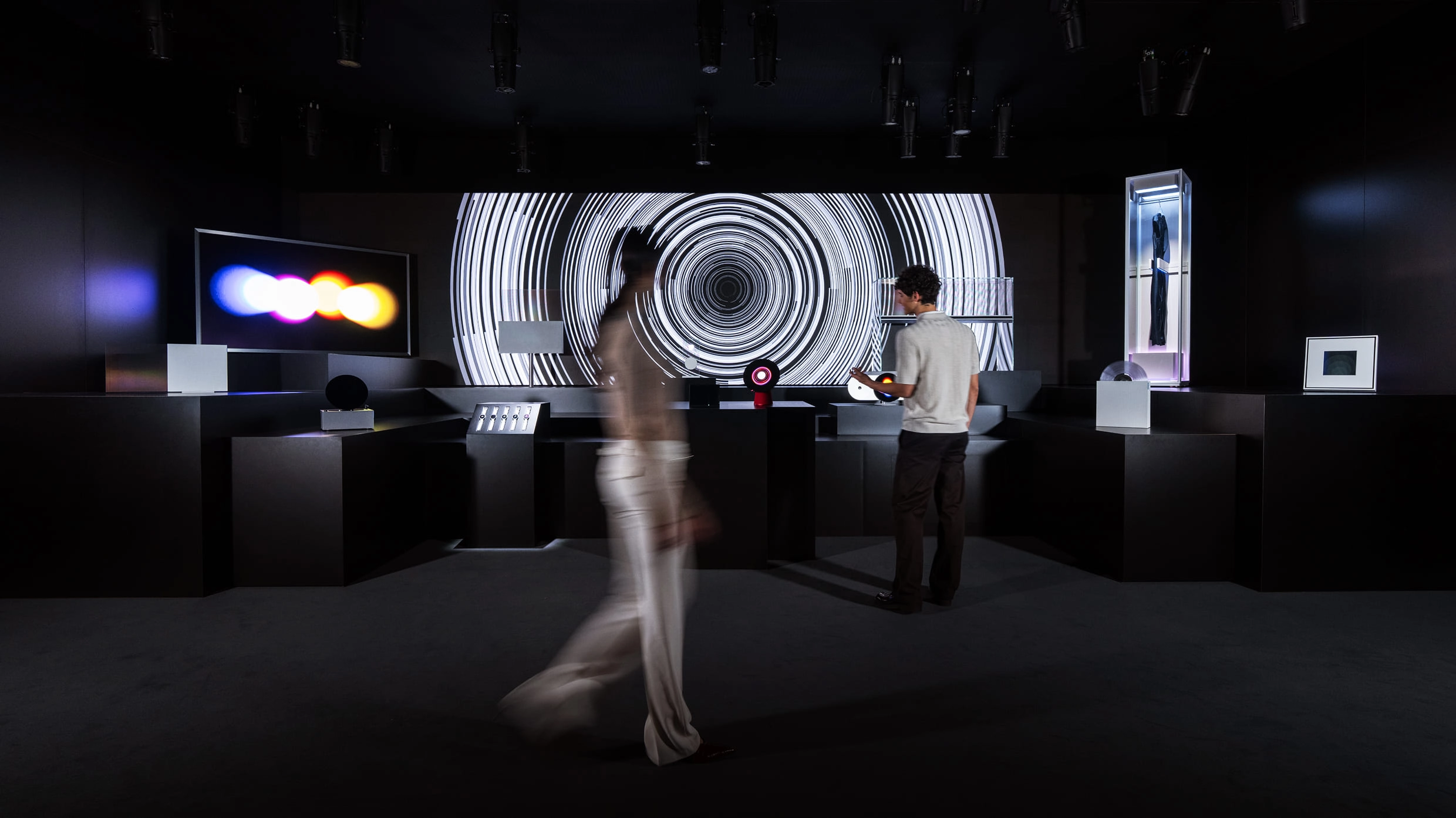 Opening scene of The Welcome Show with seamlessly synchronized connected devices.