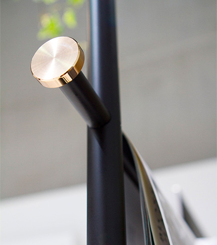 An image shows the close-up picture of <RoR> work which won the Samsung Electronics QLED TV Stand Competition contest.