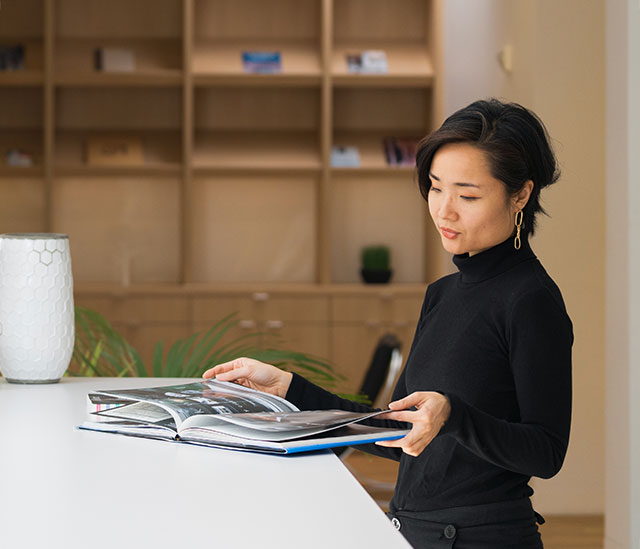 An image of SDIC staff work in office