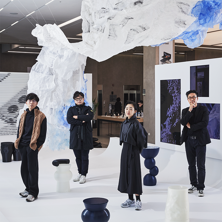 This is the profile picture of  Samsung designer and handcraft artists.