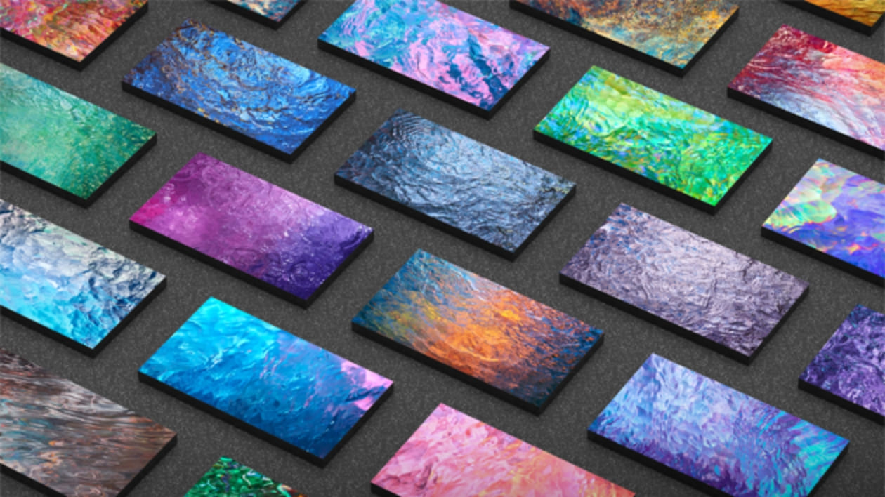 This image is a light and various props that capture the wavelengths and light reflections of colorful water.