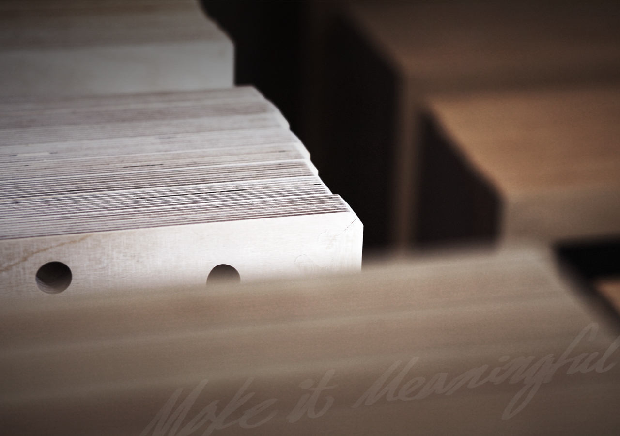 디자이너 정순구 정순헌 전시 작품 이미지가 있습니다. 현재 화면은 배경 이미지가 자동으로 다른 이미지로 전환되는 효과를 포함하고 있습니다.