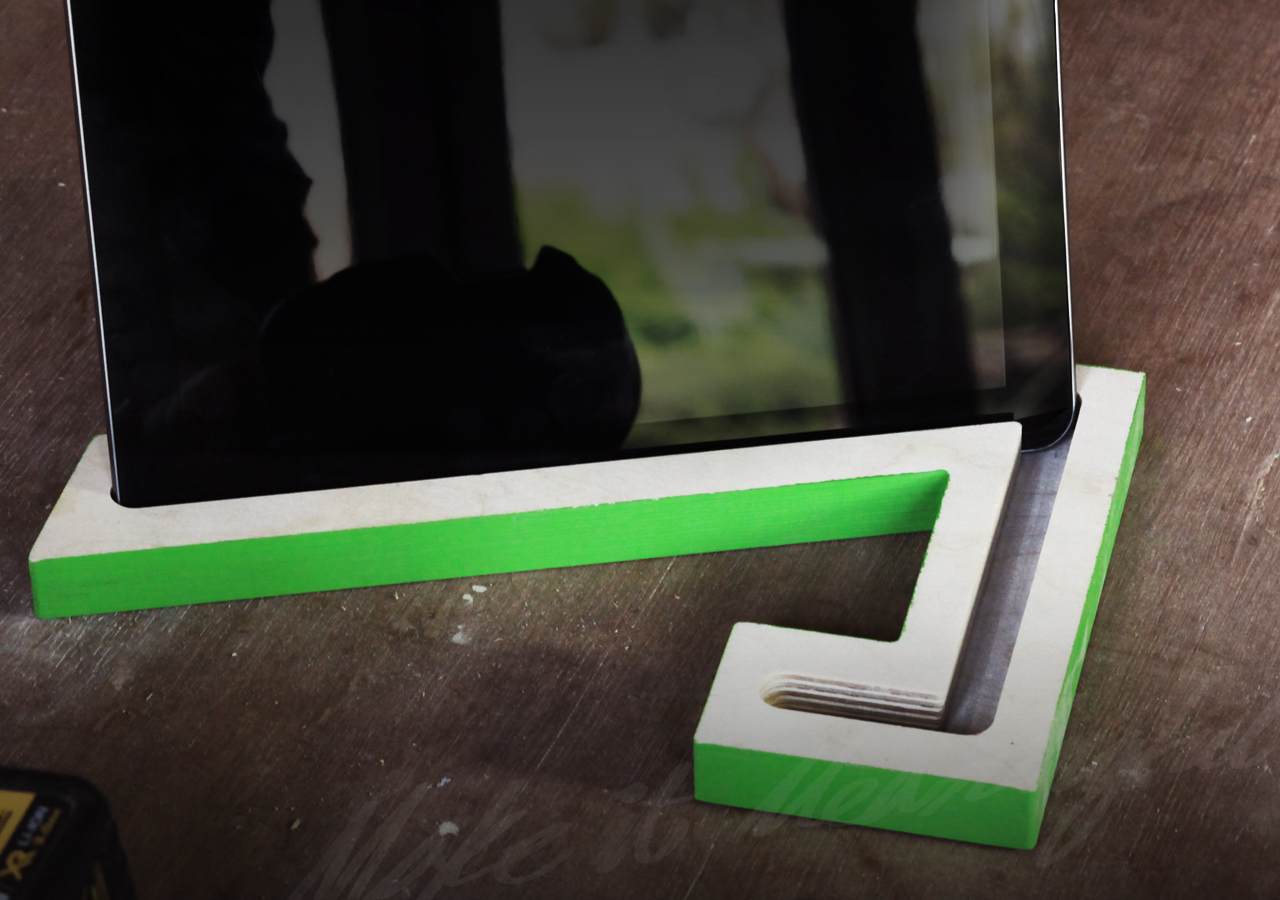 디자이너 정순구 정순헌 전시 작품 이미지가 있습니다. 현재 화면은 배경 이미지가 자동으로 다른 이미지로 전환되는 효과를 포함하고 있습니다.