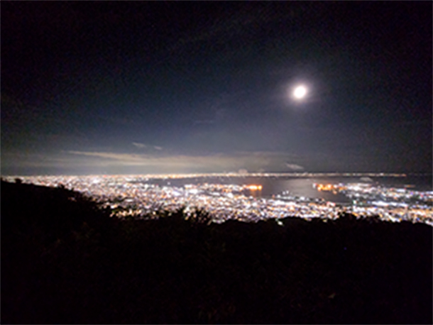 마야산에 올라가서 본 고베시의 야경입니다.