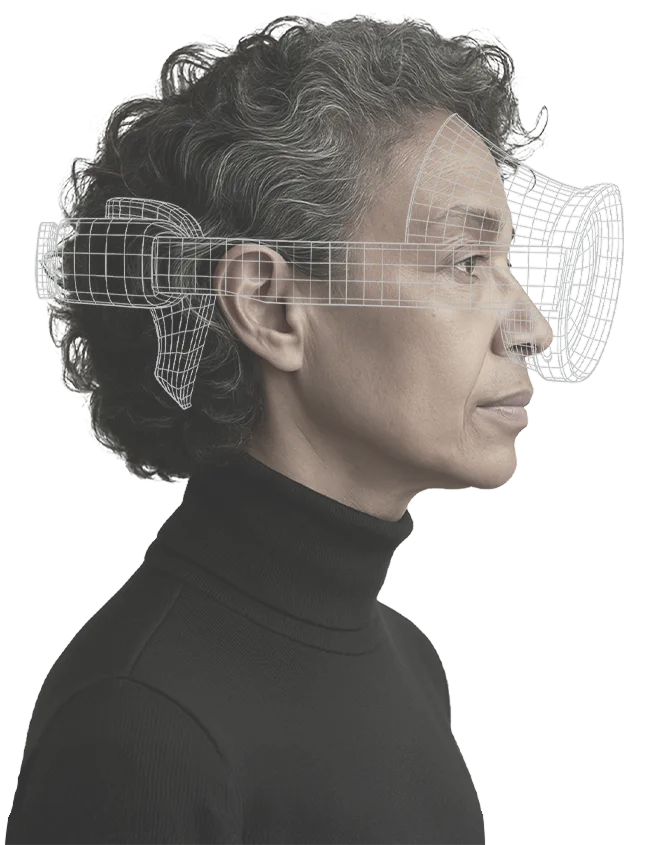 인물이 흰머리가 섞인 웨이브 머리를 가진 나이든 남성으로 변환되는 삼성 갤럭시 XR 이미지.