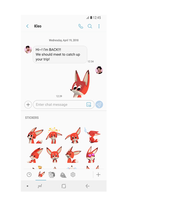 갤럭시 S9의 화면에 Emoji 스티커를 사용하는 메시지 화면이 등장합니다.